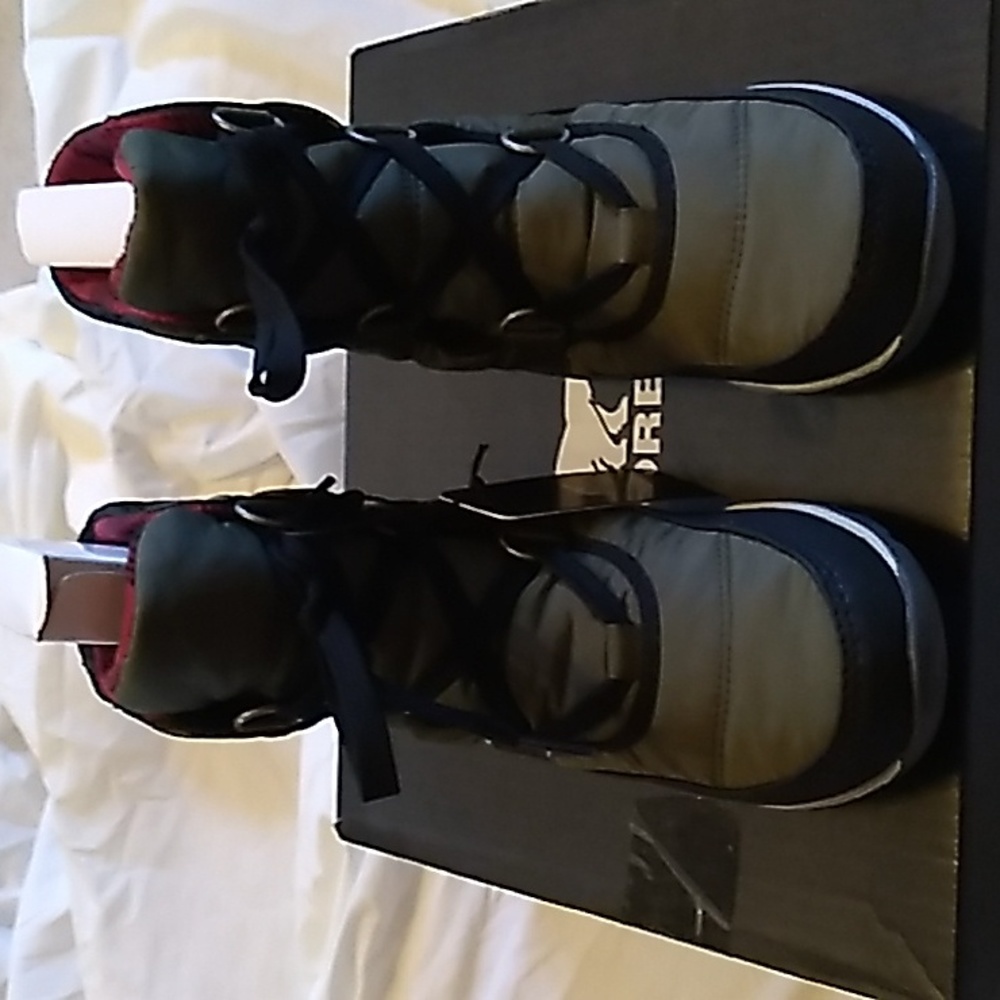 NIB Women's Sorel Whitney Short Lace Green boots size 6 - Picture 5 of 11